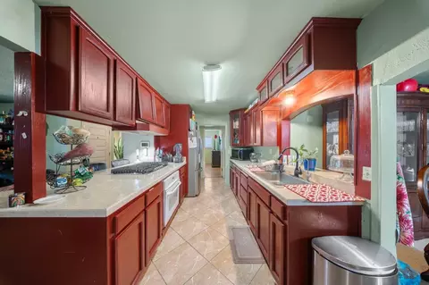 Entry Way - 3140 Kellogg Ave, Turlock, CA 95382 photo 3 of 3