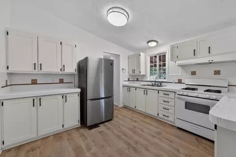 Kitchen - 1155 2nd St, Meridian, CA 95957 photo 2 of 3