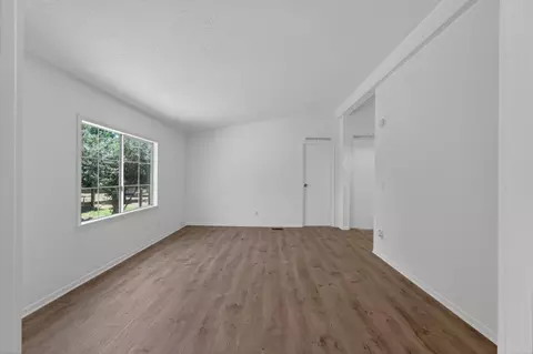 Living - 1155 2nd St, Meridian, CA 95957 photo 4 of 5