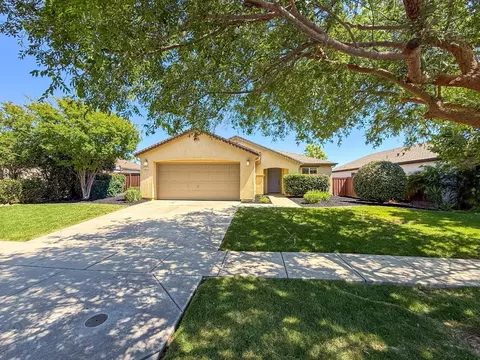 1572 Minories Dr, Plumas Lake, CA 95961