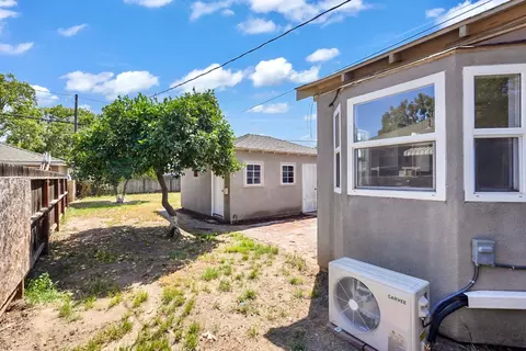 Exterior - 594 Park St, Turlock, CA 95380 photo 3 of 8