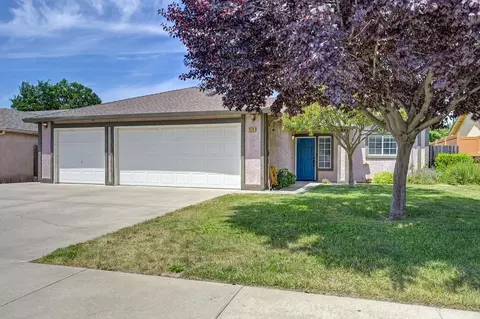 1578 E J, Oakdale, CA 95361