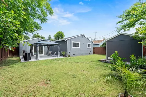 Exterior - 1603 Birch Ln, Davis, CA 95618 photo 3 of 4