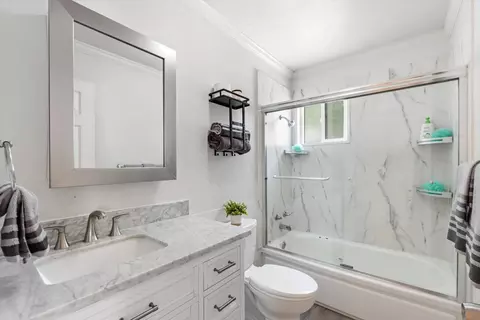 Bath - 1603 Birch Ln, Davis, CA 95618 photo 1 of 2