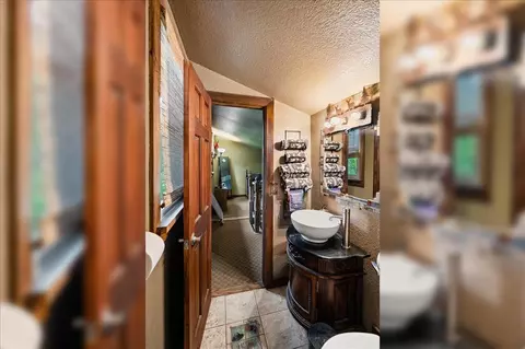 Bath - 6169 Rolling Ct, Georgetown, CA 95634 photo 1 of 3
