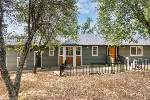 12711 Cresthaven Dr, Groveland, CA 95321