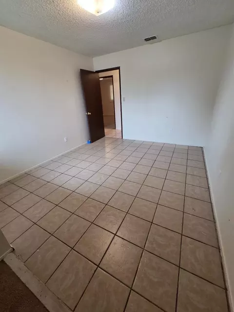 Bedroom - 933 Meadowview Dr, Galt, CA 95632 photo 2 of 7