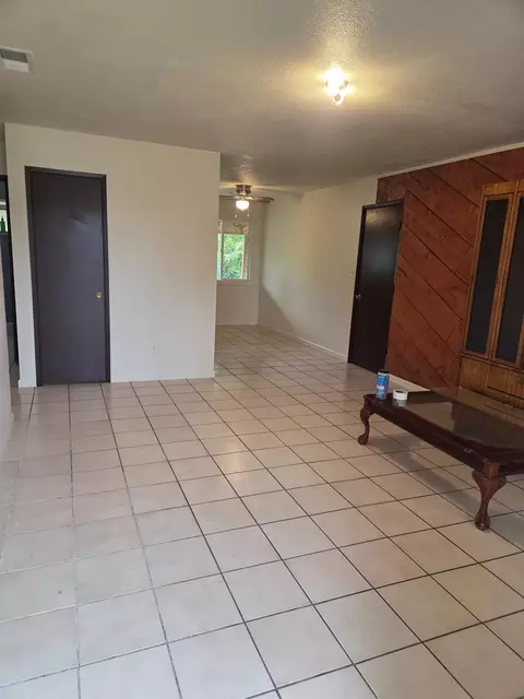Living - 933 Meadowview Dr, Galt, CA 95632 photo 1 of 2