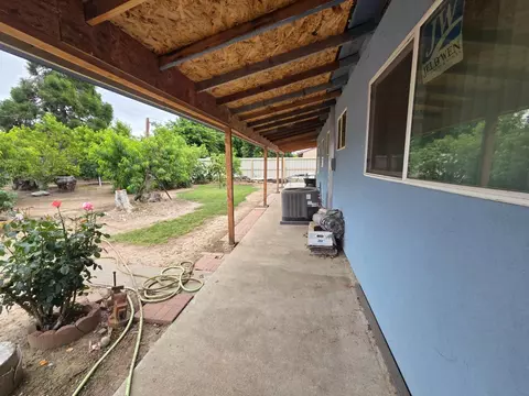 Exterior - 933 Meadowview Dr, Galt, CA 95632 photo 10 of 12