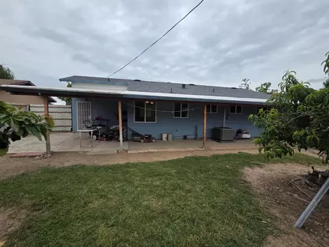 Exterior - 933 Meadowview Dr, Galt, CA 95632 photo 7 of 12