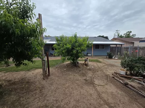 Exterior - 933 Meadowview Dr, Galt, CA 95632 photo 12 of 12