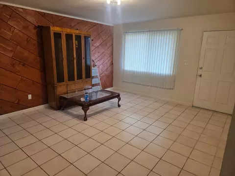 Living - 933 Meadowview Dr, Galt, CA 95632 photo 2 of 2