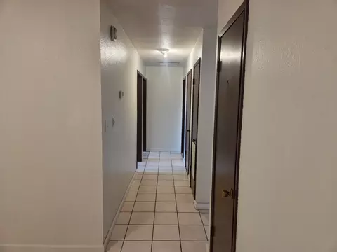 Entry Way - 933 Meadowview Dr, Galt, CA 95632 photo 1 of 1