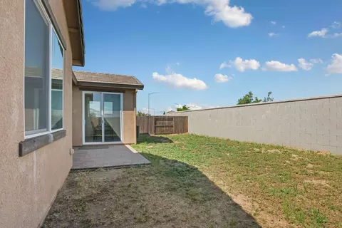 Exterior - 2008 Anders Ave, Manteca, CA 95337 photo 4 of 8