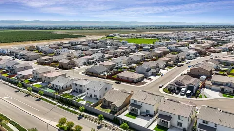 View/Area - 2008 Anders Ave, Manteca, CA 95337 photo 4 of 13