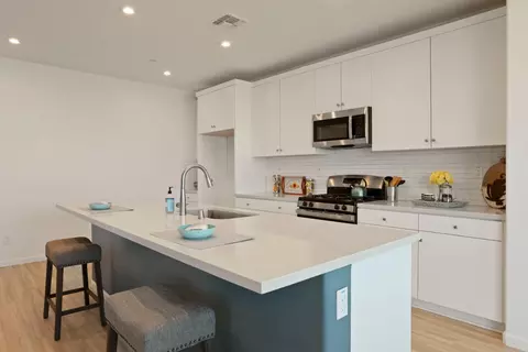Kitchen - 2008 Anders Ave, Manteca, CA 95337 photo 1 of 6