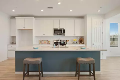 Kitchen - 2008 Anders Ave, Manteca, CA 95337 photo 2 of 6