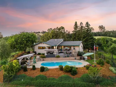 2450 Moran Ct, Auburn, CA 95603