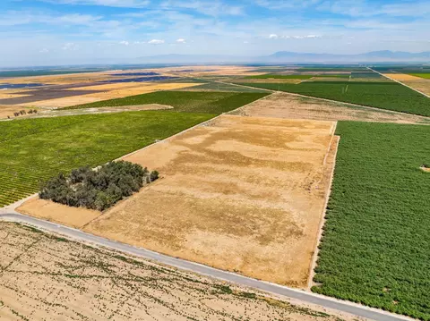 0 Gardner Field Rd, Taft, CA 93268