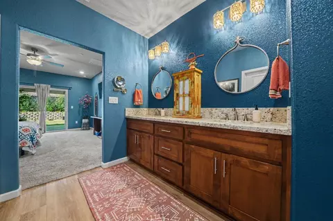 Bath - 1301 Montecito Ct, Ione, CA 95640 photo 4 of 4
