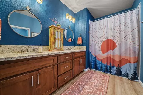 Bath - 1301 Montecito Ct, Ione, CA 95640 photo 3 of 4