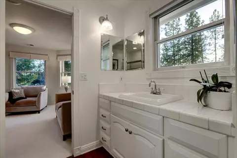 Bath - 11174 Lower Circle Dr, Grass Valley, CA 95949 photo 3 of 6