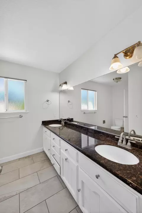 Bath - 672 Flamenco Pl, Davis, CA 95616 photo 5 of 8