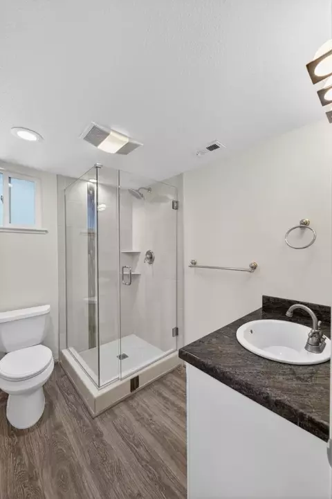 Bath - 672 Flamenco Pl, Davis, CA 95616 photo 2 of 8