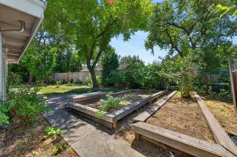 Exterior - 672 Flamenco Pl, Davis, CA 95616 photo 11 of 17