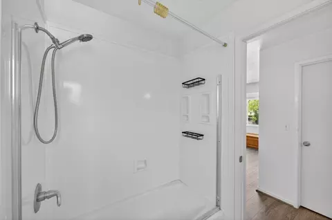 Bath - 672 Flamenco Pl, Davis, CA 95616 photo 7 of 8
