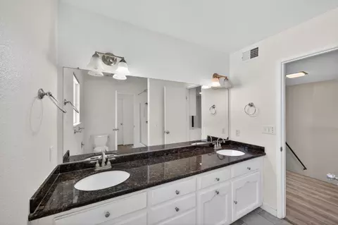 Bath - 672 Flamenco Pl, Davis, CA 95616 photo 8 of 8