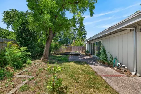 Exterior - 672 Flamenco Pl, Davis, CA 95616 photo 7 of 17