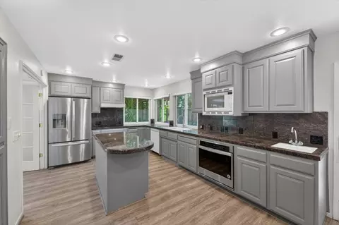 Kitchen - 672 Flamenco Pl, Davis, CA 95616 photo 4 of 6