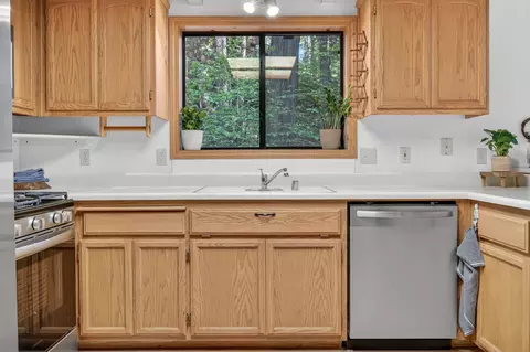Kitchen - 1773 Milbar Ct, Arnold, CA 95223 photo 2 of 3
