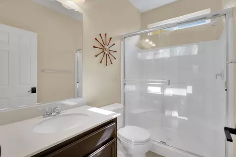 Bath - 714 Jesse Martinez Dr, Tracy, CA 95304 photo 2 of 4