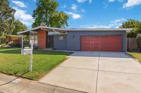 Exterior - 4824 Hazelwood Ave, Carmichael, CA 95608 photo 3 of 7