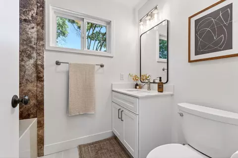 Bath - 2841 Cascade Pl, Davis, CA 95618 photo 1 of 4