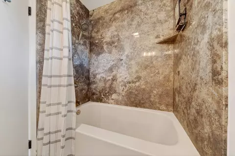 Bath - 2841 Cascade Pl, Davis, CA 95618 photo 4 of 4