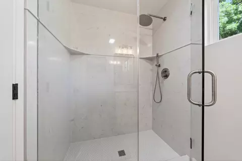 Bath - 2841 Cascade Pl, Davis, CA 95618 photo 2 of 4