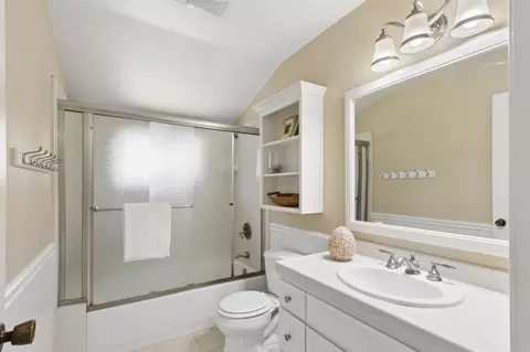 Bath - 4921 Olive Oak Way, Carmichael, CA 95608 photo 2 of 3