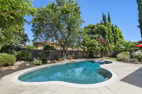 Exterior - 4921 Olive Oak Way, Carmichael, CA 95608 photo 4 of 7