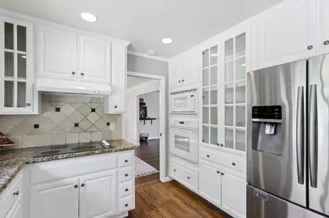 Kitchen - 4921 Olive Oak Way, Carmichael, CA 95608 photo 3 of 3