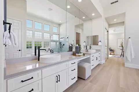 Bath - 1663 Barn Valley Ln, Lincoln, CA 95648 photo 2 of 6