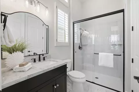 Bath - 1663 Barn Valley Ln, Lincoln, CA 95648 photo 5 of 6