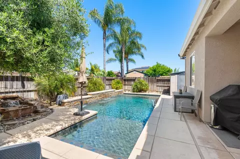 Exterior - 175 Feverfew St, Manteca, CA 95337 photo 12 of 19