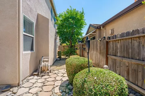 Exterior - 175 Feverfew St, Manteca, CA 95337 photo 6 of 19
