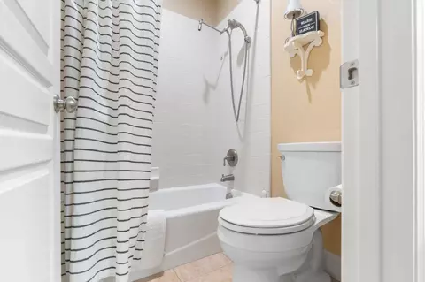 Bath - 175 Feverfew St, Manteca, CA 95337 photo 2 of 4