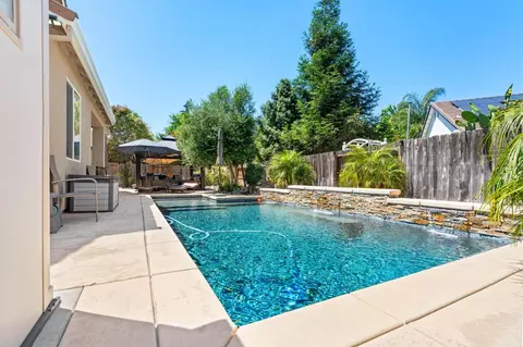 Exterior - 175 Feverfew St, Manteca, CA 95337 photo 8 of 19