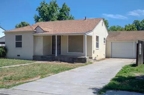 Exterior - 214 Ferguson Ave, Modesto, CA 95354 photo 2 of 8
