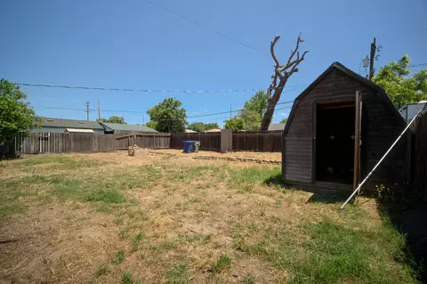 Exterior - 214 Ferguson Ave, Modesto, CA 95354 photo 7 of 8